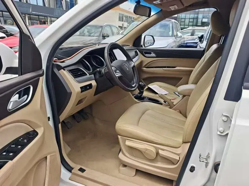 2016 BaoJun 730 1.5L 112HP L4 5MT,autocango,china used car exporter,china ev exporter,chinese used car exporter,chinese used ev exporter