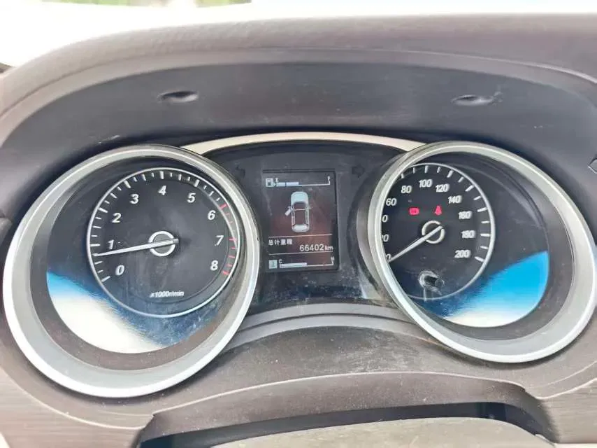 2016 BaoJun 730 1.5L 112HP L4 5MT,autocango,china used car exporter,china ev exporter,chinese used car exporter,chinese used ev exporter
