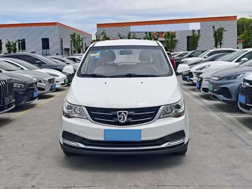 2016 BaoJun 730 1.5L 112HP L4 5MT,autocango,china used car exporter,china ev exporter,chinese used car exporter,chinese used ev exporter