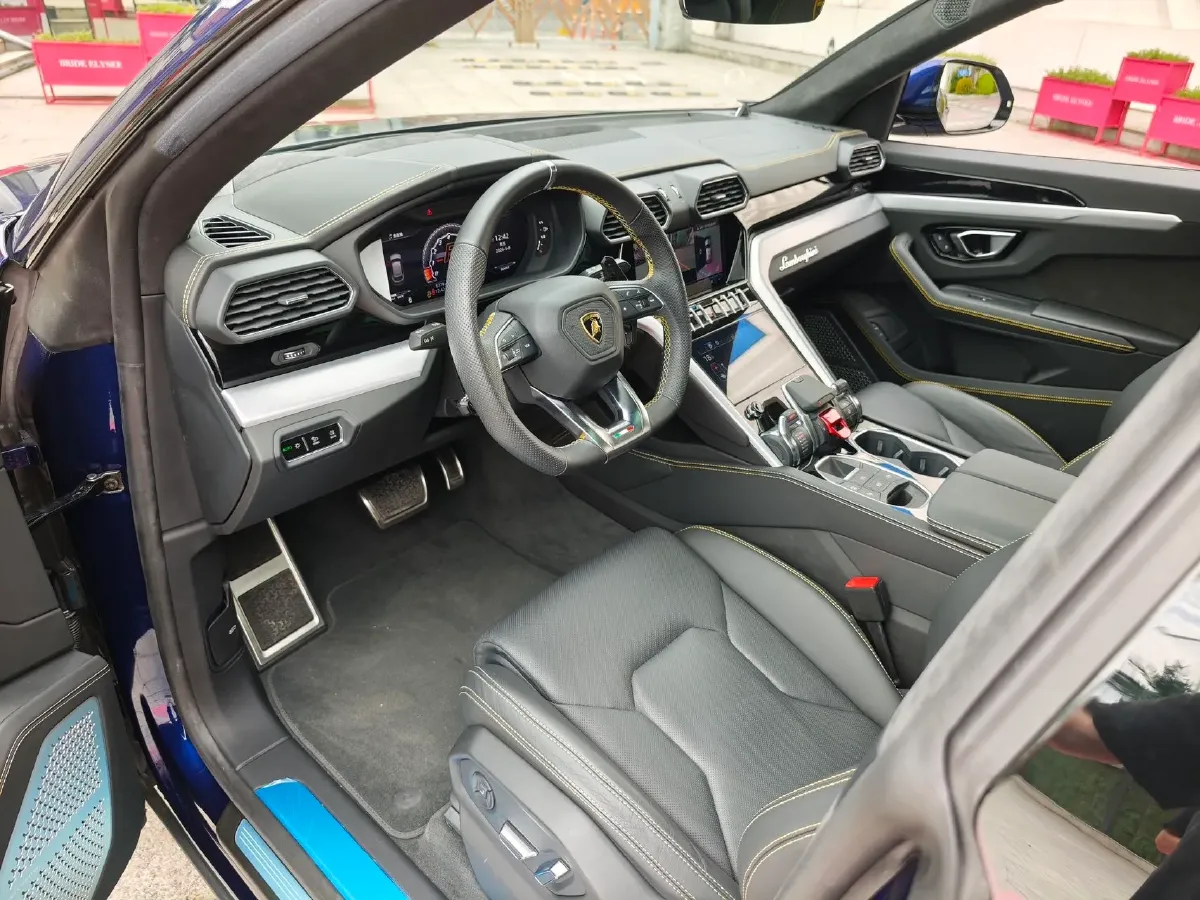 2021 Lamborghini Urus 4.0T 641HP V8 8AT,autocango,china used car exporter,china ev exporter,chinese used car exporter,chinese used ev exporter