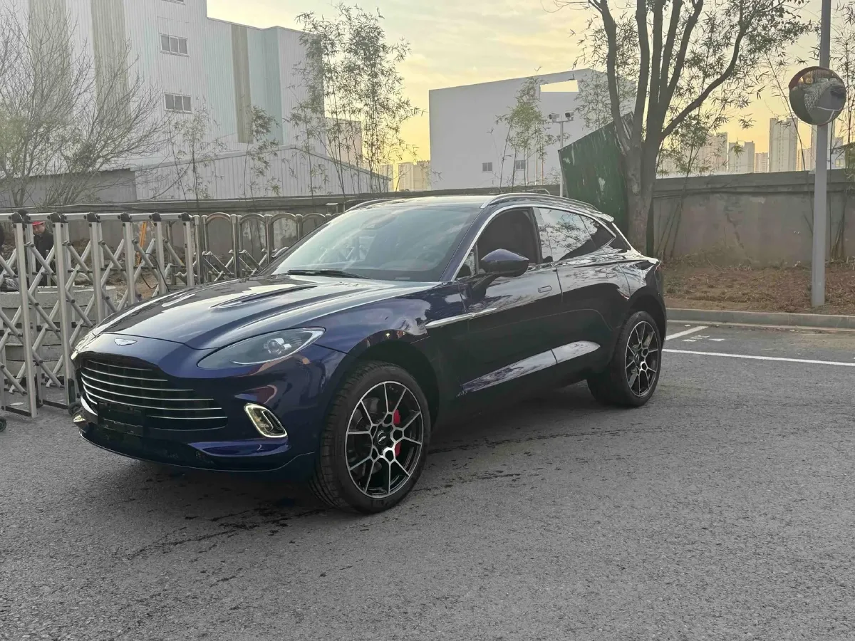 2023 Aston Martin DBX 3.0T 435HP L6 9AT,autocango,china used car exporter,china ev exporter,chinese used car exporter,chinese used ev exporter