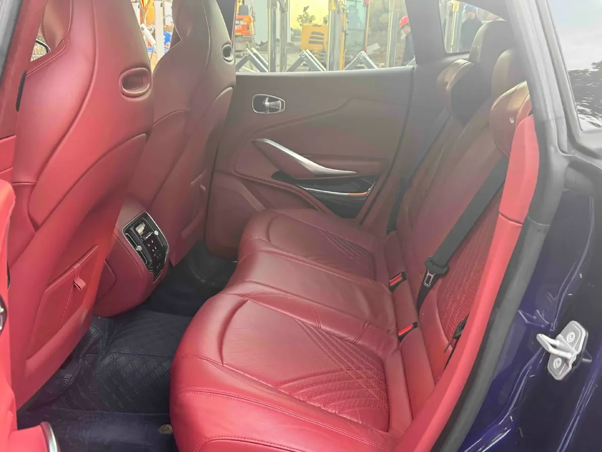2023 Aston Martin DBX 3.0T 435HP L6 9AT,autocango,china used car exporter,china ev exporter,chinese used car exporter,chinese used ev exporter