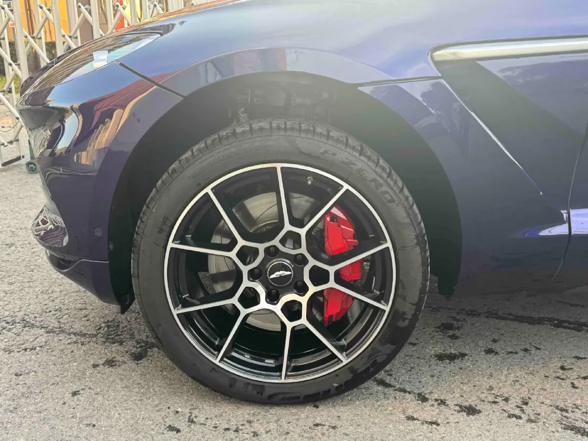 2023 Aston Martin DBX 3.0T 435HP L6 9AT,autocango,china used car exporter,china ev exporter,chinese used car exporter,chinese used ev exporter