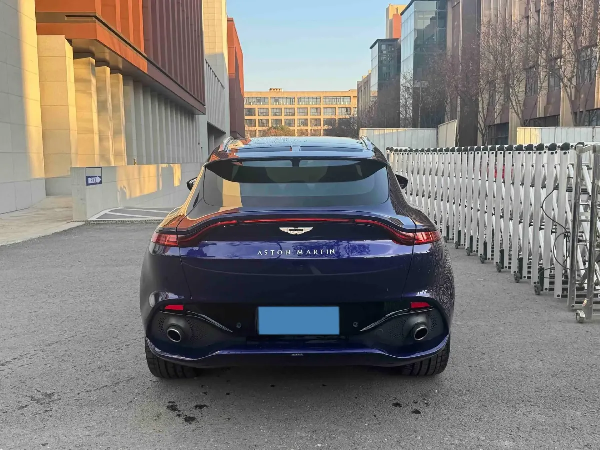 2023 Aston Martin DBX 3.0T 435HP L6 9AT,autocango,china used car exporter,china ev exporter,chinese used car exporter,chinese used ev exporter