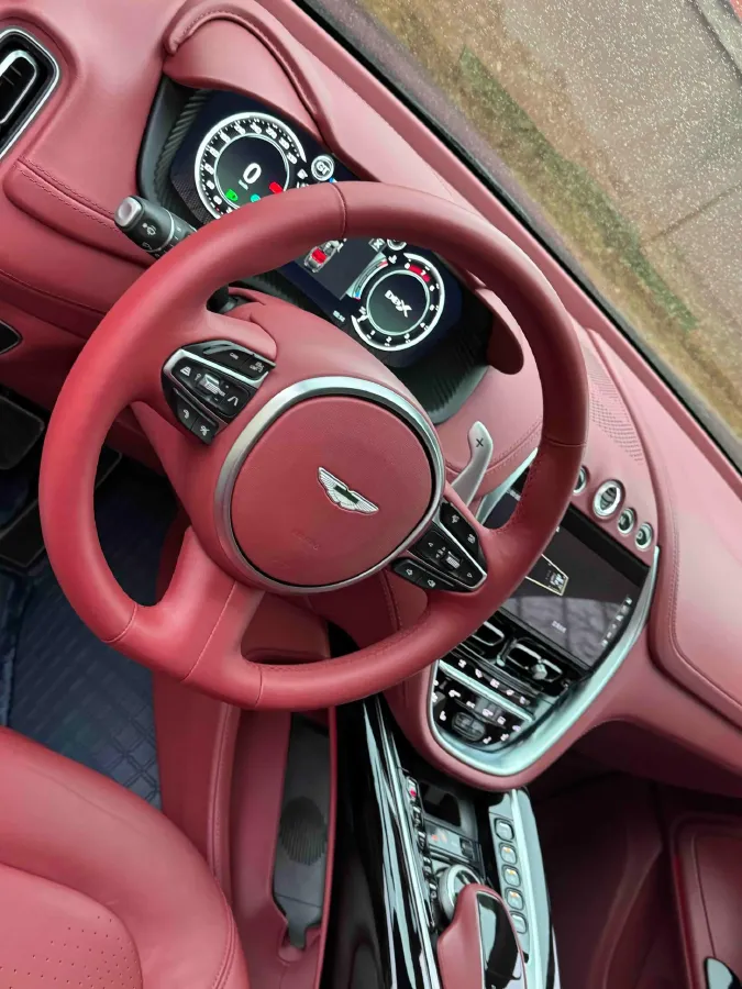 2023 Aston Martin DBX 3.0T 435HP L6 9AT,autocango,china used car exporter,china ev exporter,chinese used car exporter,chinese used ev exporter