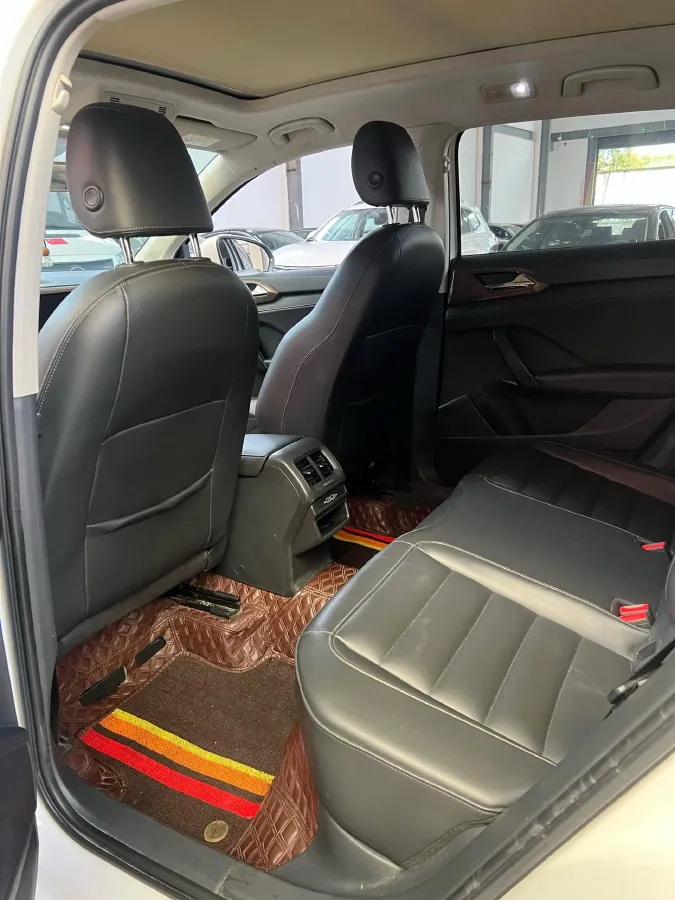 2019 MINI MINI 1.5T 102HP L3 7DCT,autocango,china used car exporter,china ev exporter,chinese used car exporter,chinese used ev exporter
