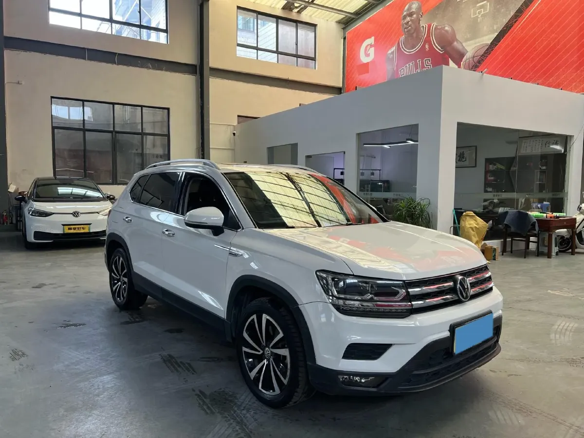 2019 MINI MINI 1.5T 102HP L3 7DCT,autocango,china used car exporter,china ev exporter,chinese used car exporter,chinese used ev exporter