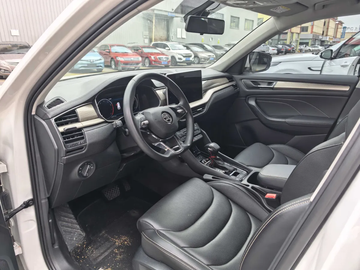 2022 Skoda Kodiak 2.0T 186HP L4 7DCT,autocango,china used car exporter,china ev exporter,chinese used car exporter,chinese used ev exporter