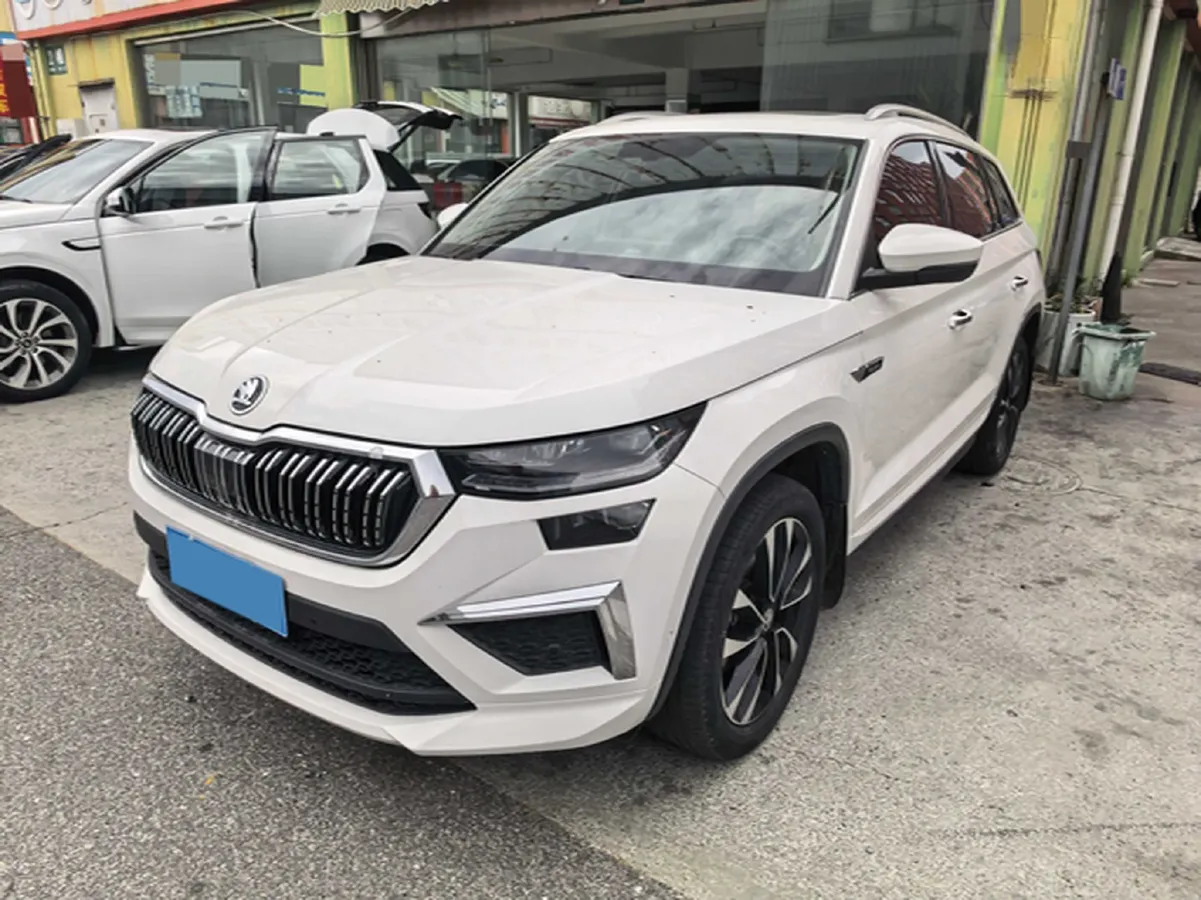 2022 Skoda Kodiak 2.0T 186HP L4 7DCT,autocango,china used car exporter,china ev exporter,chinese used car exporter,chinese used ev exporter