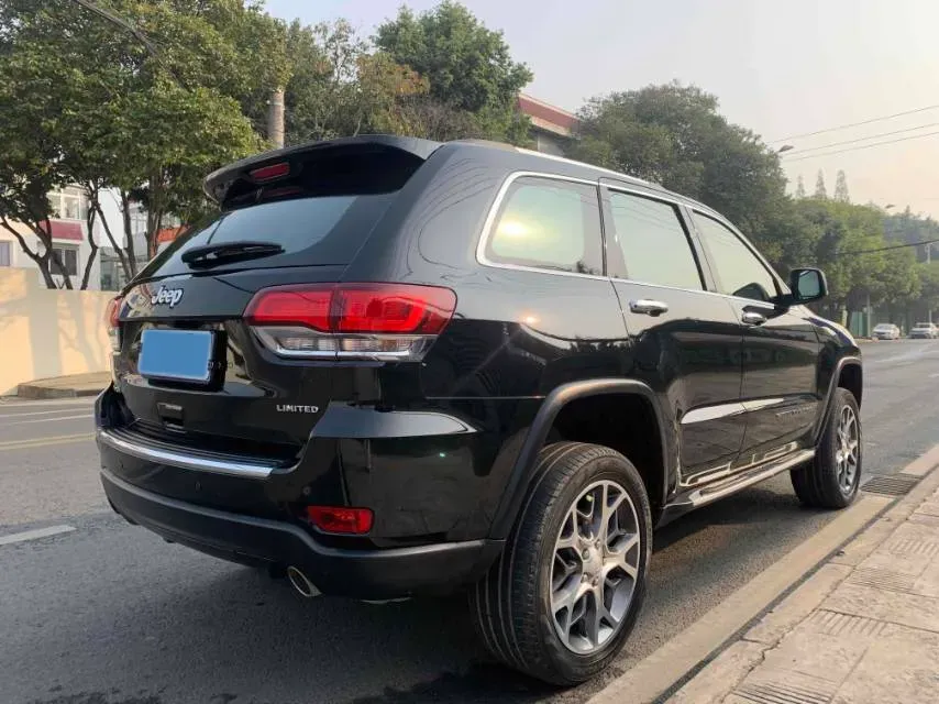 2020 Jeep Grand Cherokee 3.0L 234HP V6 8AT,autocango,china used car exporter,china ev exporter,chinese used car exporter,chinese used ev exporter