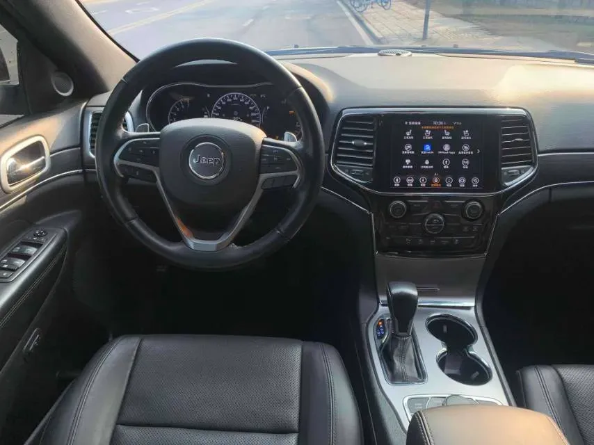 2020 Jeep Grand Cherokee 3.0L 234HP V6 8AT,autocango,china used car exporter,china ev exporter,chinese used car exporter,chinese used ev exporter