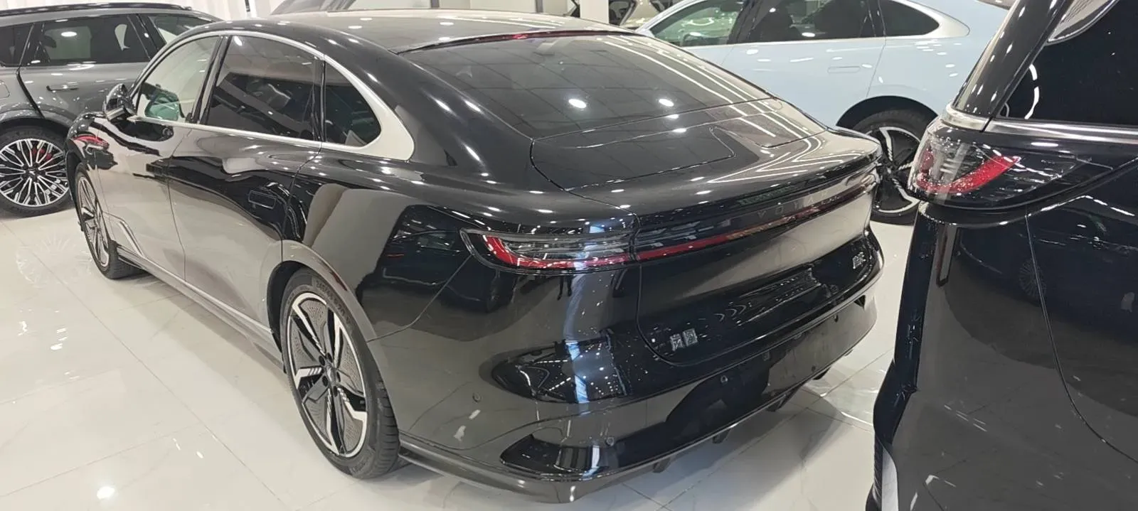 2023 Voyah ZhuiGuang BEV 82.11KWH,autocango,china used car exporter,china ev exporter,chinese used car exporter,chinese used ev exporter