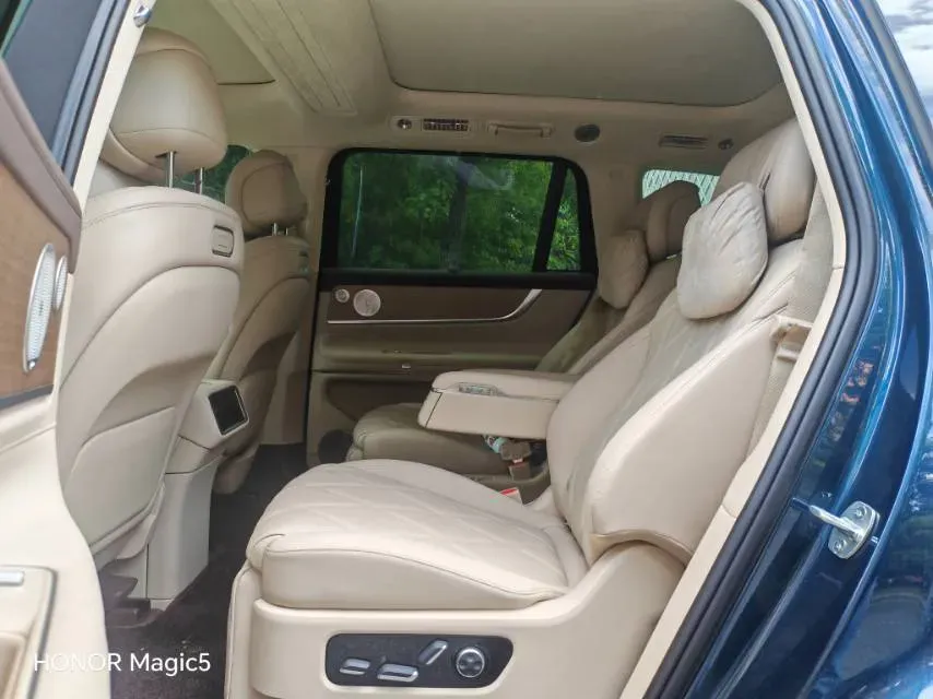 2025 AITO AITO M9 REEV 160HP REEV 52KWH,autocango,china used car exporter,china ev exporter,chinese used car exporter,chinese used ev exporter