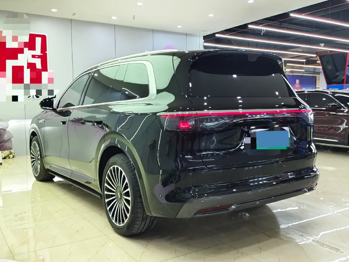 2025 AITO AITO M8 REEV 160HP REEV 37KWH,autocango,china used car exporter,china ev exporter,chinese used car exporter,chinese used ev exporter