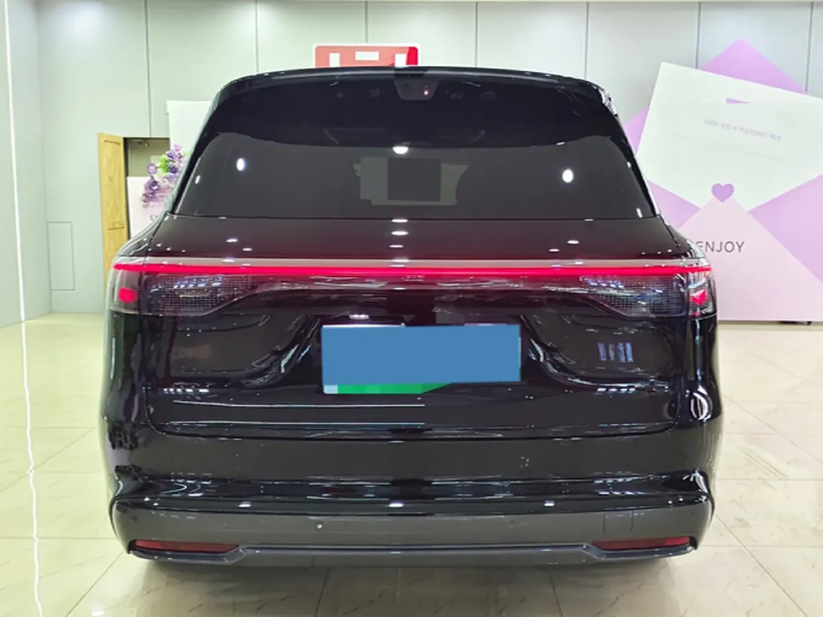 2025 AITO AITO M8 REEV 160HP REEV 37KWH,autocango,china used car exporter,china ev exporter,chinese used car exporter,chinese used ev exporter