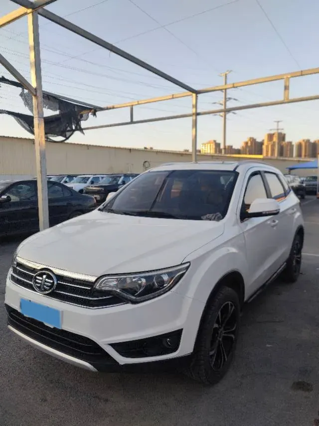 2017 FAW Senia R7 1.6L 116HP L4 6AT,autocango,china used car exporter,china ev exporter,chinese used car exporter,chinese used ev exporter