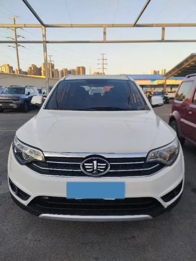 2017 FAW Senia R7 1.6L 116HP L4 6AT,autocango,china used car exporter,china ev exporter,chinese used car exporter,chinese used ev exporter