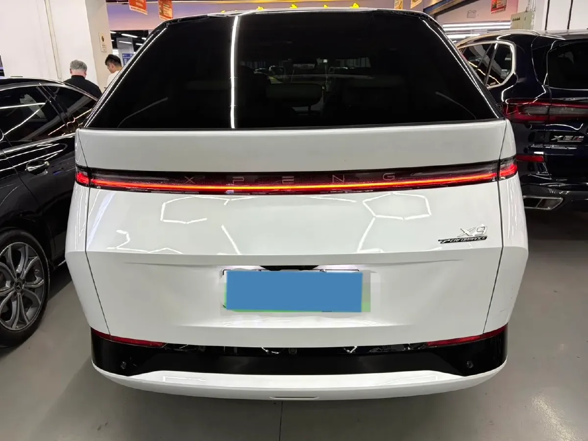 2024 Xpeng X9 BEV 101.5KWH,autocango,china used car exporter,china ev exporter,chinese used car exporter,chinese used ev exporter