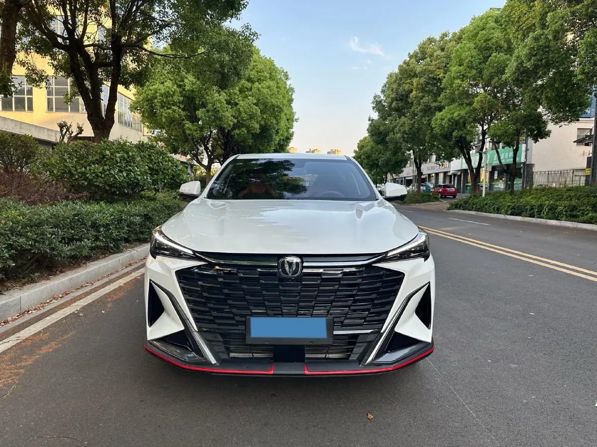 2026 ChangAn X5 PLUS 1.5T 192HP L4 7DCT,autocango,china used car exporter,china ev exporter,chinese used car exporter,chinese used ev exporter