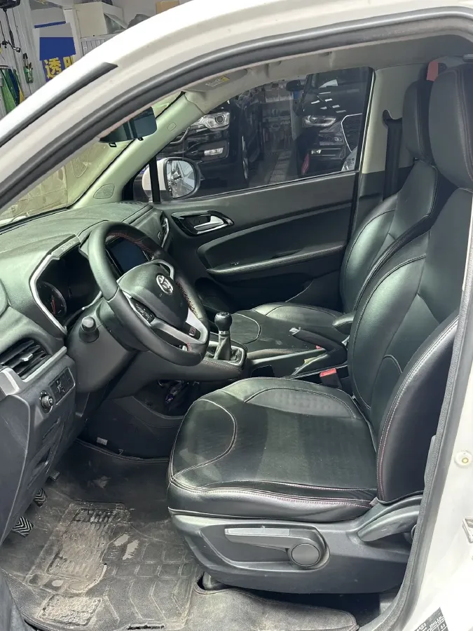 2017 Brilliance Auto V3 1.5L 112HP L4 5MT,autocango,china used car exporter,china ev exporter,chinese used car exporter,chinese used ev exporter