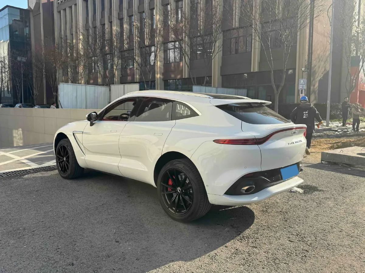 2022 Aston Martin DBX 3.0T 435HP L6 9AT,autocango,china used car exporter,china ev exporter,chinese used car exporter,chinese used ev exporter