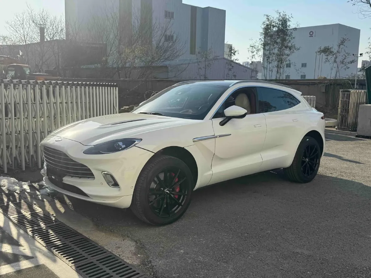 2022 Aston Martin DBX 3.0T 435HP L6 9AT,autocango,china used car exporter,china ev exporter,chinese used car exporter,chinese used ev exporter