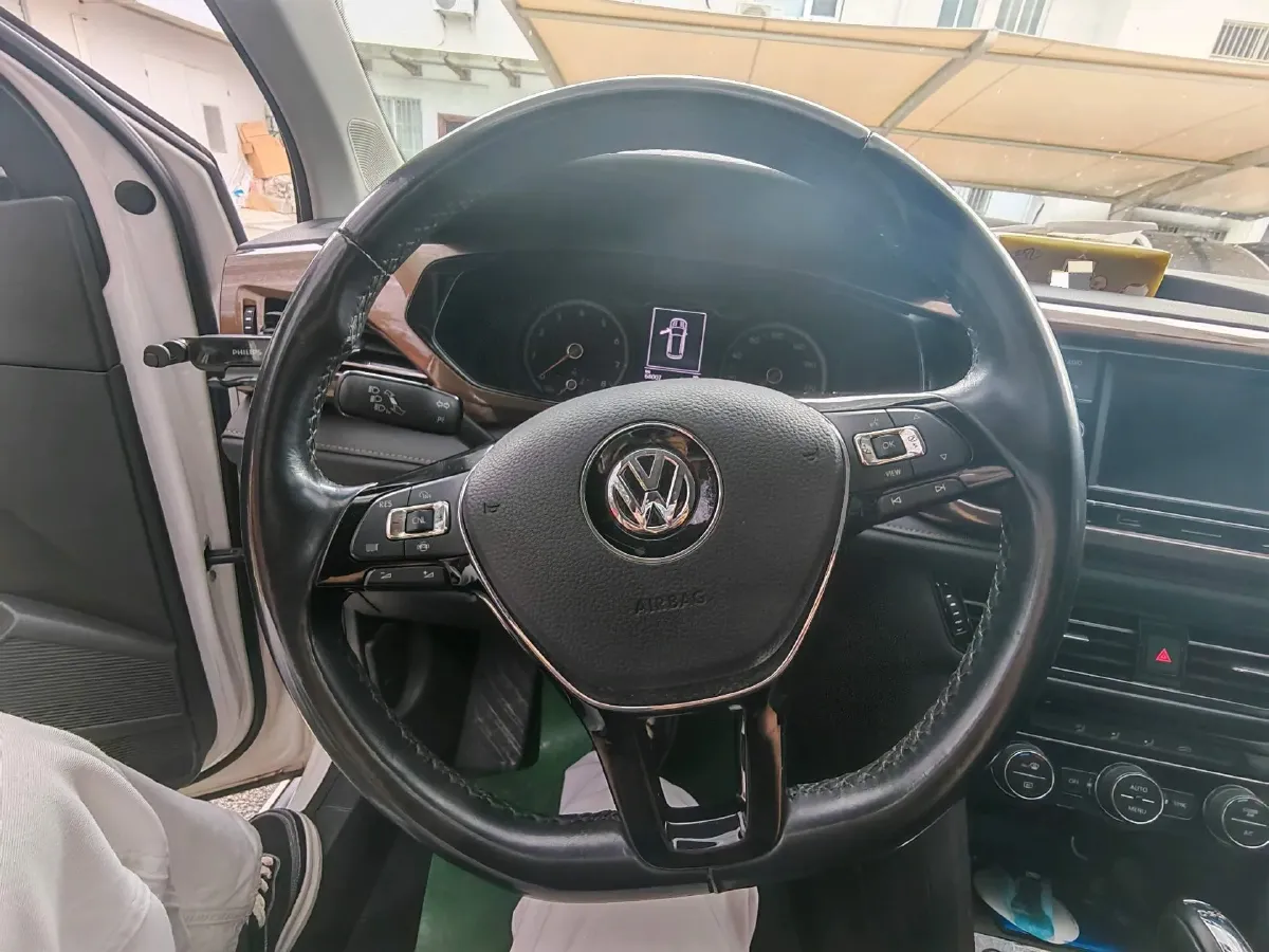 2019 MINI MINI 1.5T 102HP L3 7DCT,autocango,china used car exporter,china ev exporter,chinese used car exporter,chinese used ev exporter