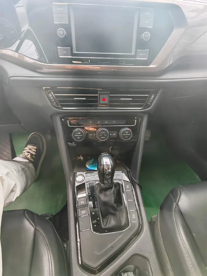 2019 MINI MINI 1.5T 102HP L3 7DCT,autocango,china used car exporter,china ev exporter,chinese used car exporter,chinese used ev exporter