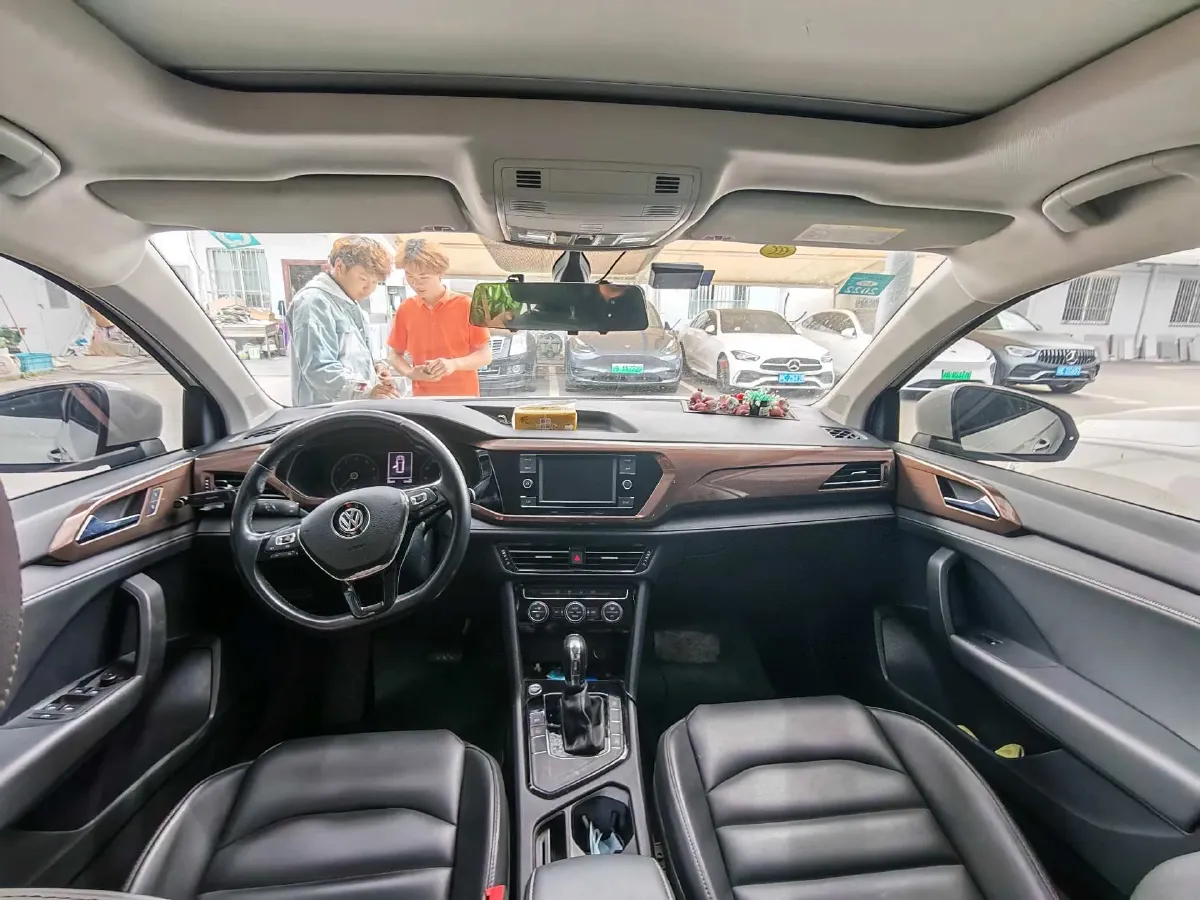2019 MINI MINI 1.5T 102HP L3 7DCT,autocango,china used car exporter,china ev exporter,chinese used car exporter,chinese used ev exporter