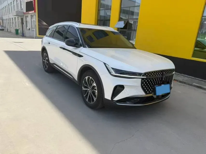2025 Lincoln Nautilus 2.0T 261HP L4 8AT,autocango,china used car exporter,china ev exporter,chinese used car exporter,chinese used ev exporter