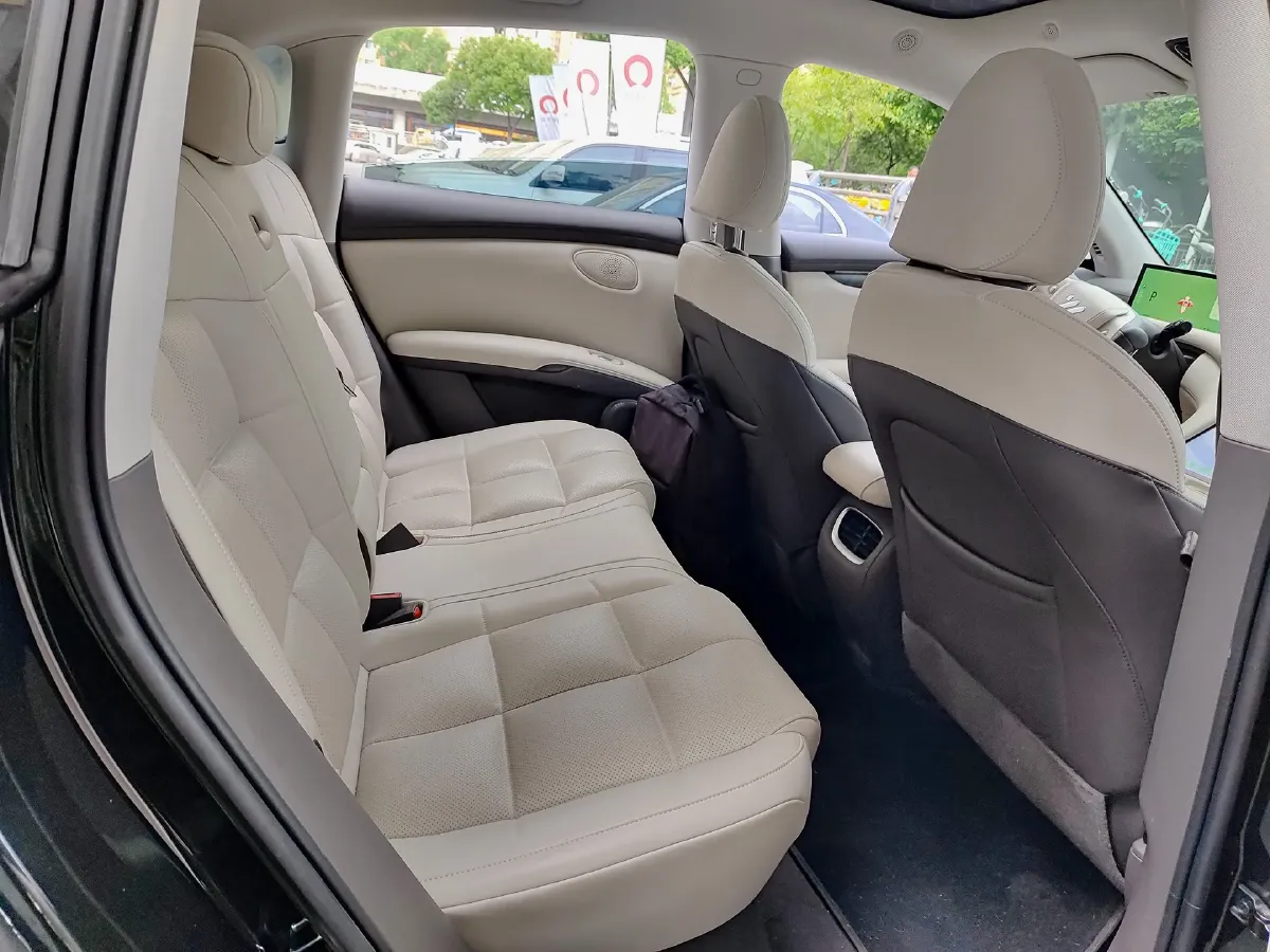 2023 IM LS6 BEV 71KWH,autocango,china used car exporter,china ev exporter,chinese used car exporter,chinese used ev exporter