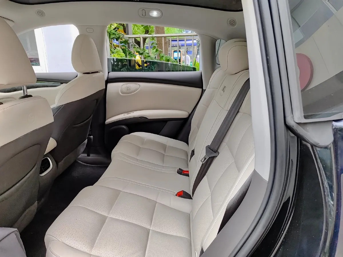2023 IM LS6 BEV 71KWH,autocango,china used car exporter,china ev exporter,chinese used car exporter,chinese used ev exporter