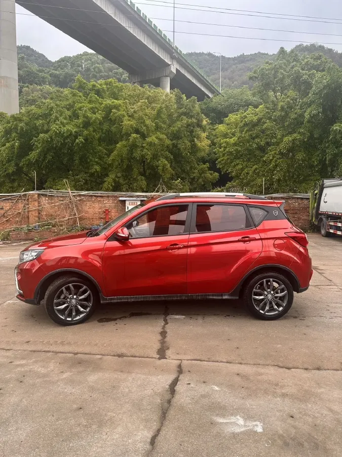 2017 Landwind X2 1.6L 125HP L4 5MT,autocango,china used car exporter,china ev exporter,chinese used car exporter,chinese used ev exporter