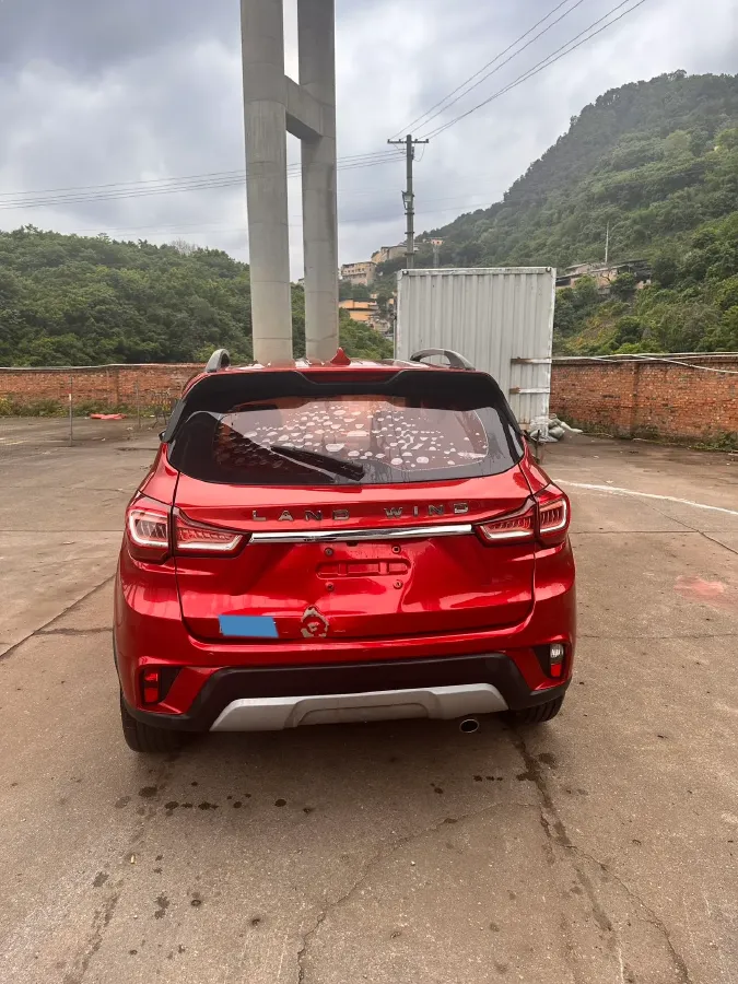 2017 Landwind X2 1.6L 125HP L4 5MT,autocango,china used car exporter,china ev exporter,chinese used car exporter,chinese used ev exporter