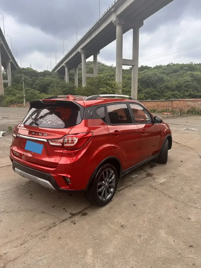 2017 Landwind X2 1.6L 125HP L4 5MT,autocango,china used car exporter,china ev exporter,chinese used car exporter,chinese used ev exporter