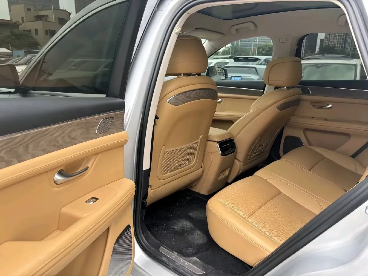 2022 Isuzu Mu-X 2.0T 220HP L4 8AT,autocango,china used car exporter,china ev exporter,chinese used car exporter,chinese used ev exporter