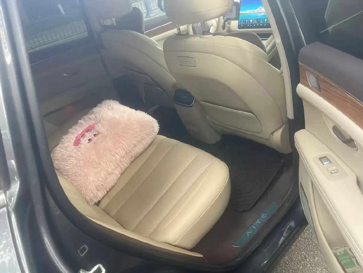 2024 AITO AITO M7 1.5T 152HP L4 REEV 40KWH,autocango,china used car exporter,china ev exporter,chinese used car exporter,chinese used ev exporter