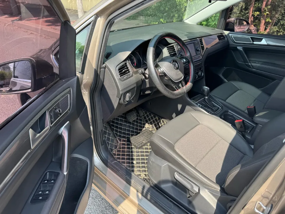 2018 Volkswagen Golf Sportsvan 1.4T 131HP L4 7DCT,autocango,china used car exporter,china ev exporter,chinese used car exporter,chinese used ev exporter