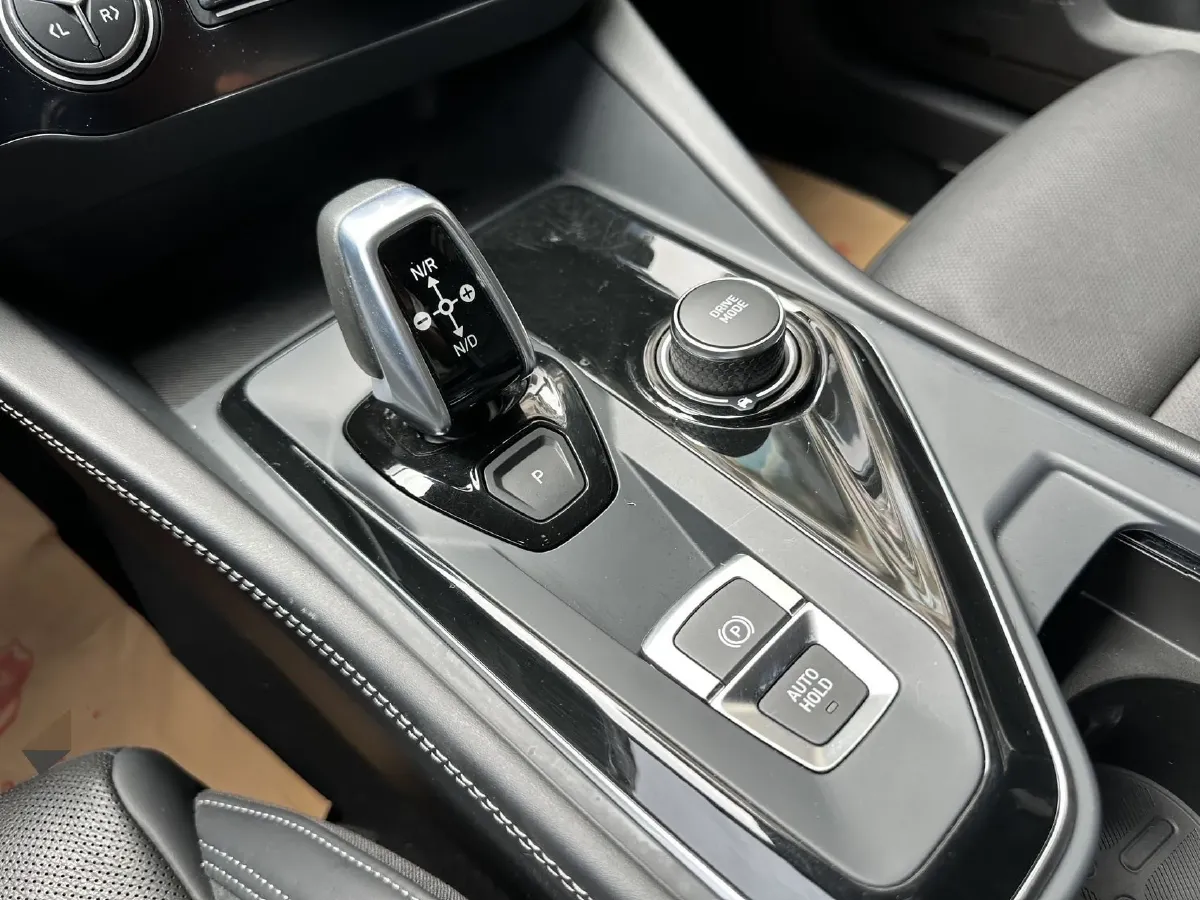 2022 LYNK&CO 03 1.5T 180HP L3 7DCT,autocango,china used car exporter,china ev exporter,chinese used car exporter,chinese used ev exporter