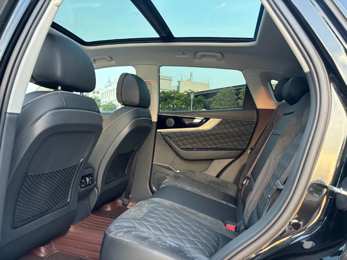 2019 HongQi HS5 2.0T 224HP L4 6AT,autocango,china used car exporter,china ev exporter,chinese used car exporter,chinese used ev exporter