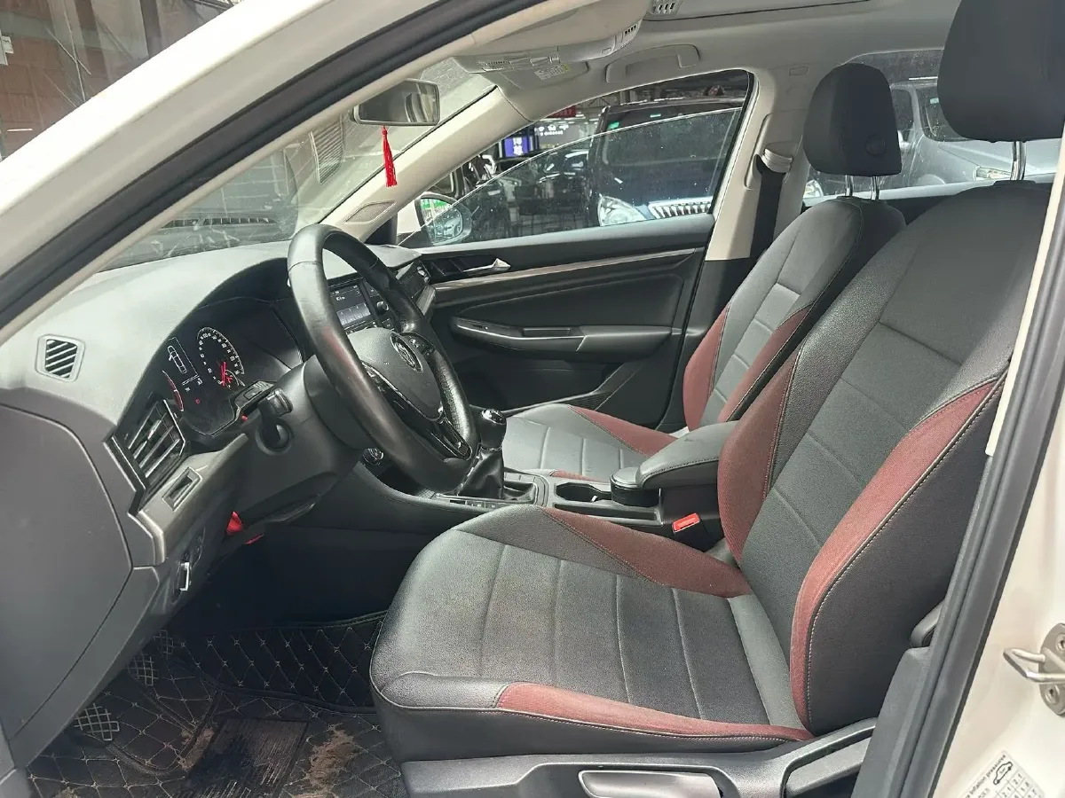 2019 Dongfeng RuiQi 6 2.4L 158HP L4 5MT,autocango,china used car exporter,china ev exporter,chinese used car exporter,chinese used ev exporter