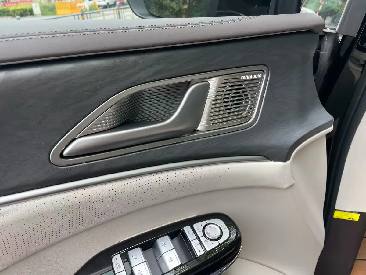 2024 Denza D9 1.5T 139HP L4 E-CVT PHEV 40KWH,autocango,china used car exporter,china ev exporter,chinese used car exporter,chinese used ev exporter