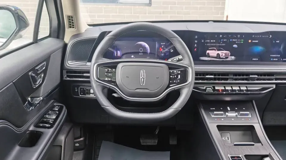 2024 Lincoln Corsair 2.0T 261HP L4 8AT,autocango,china used car exporter,china ev exporter,chinese used car exporter,chinese used ev exporter