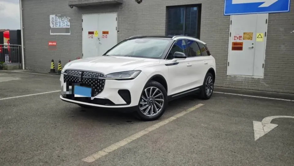 2024 Lincoln Corsair 2.0T 261HP L4 8AT,autocango,china used car exporter,china ev exporter,chinese used car exporter,chinese used ev exporter