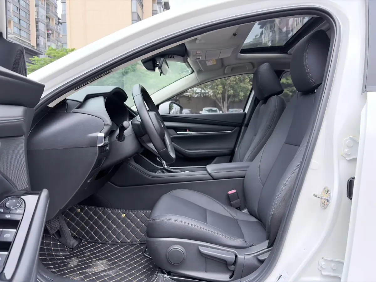 2020 Mazda 3 Axela 2.0L 158HP L4 6AT,autocango,china used car exporter,china ev exporter,chinese used car exporter,chinese used ev exporter