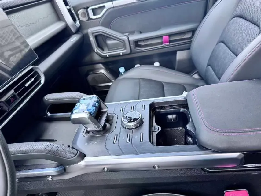 2024 Jetour ShanHai TravellerC-DM 1.5T 156HP L4 3DHT PHEV 43.24KWH,autocango,china used car exporter,china ev exporter,chinese used car exporter,chinese used ev exporter