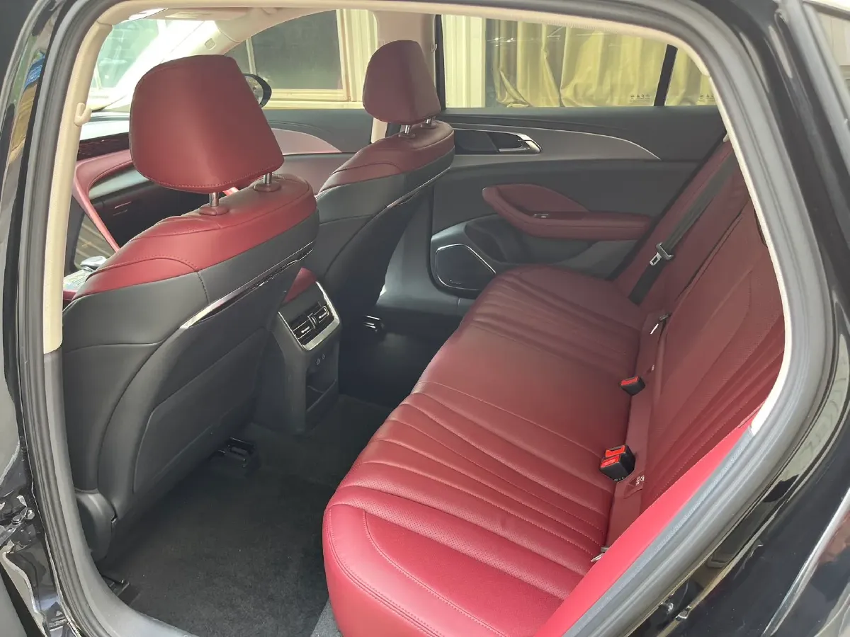 2023 HongQi H5 2.0T 224HP L4 8AT,autocango,china used car exporter,china ev exporter,chinese used car exporter,chinese used ev exporter