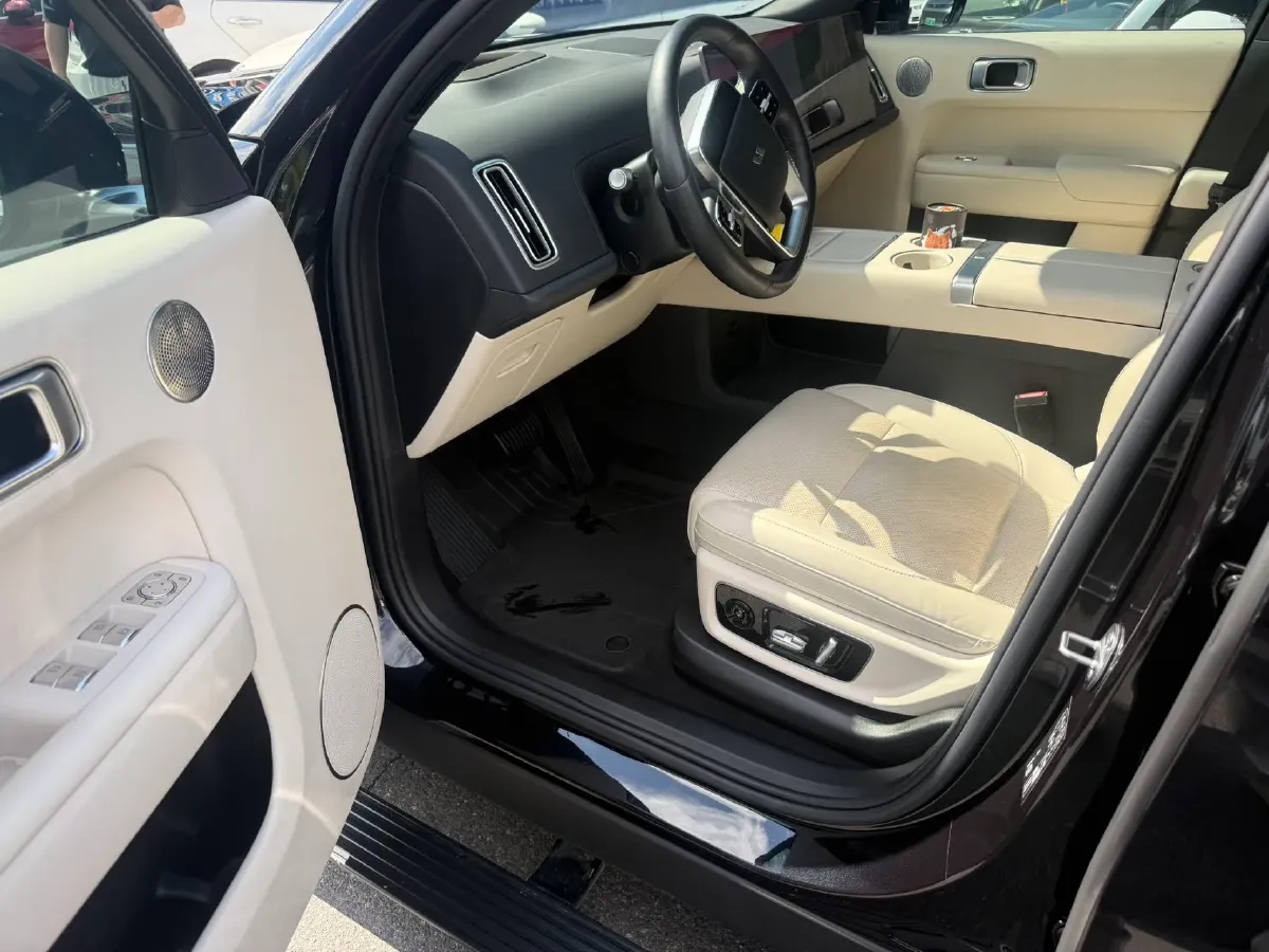 2024 Toyota Granvia 2.5L 189HP L4 E-CVT Hybrid,autocango,china used car exporter,china ev exporter,chinese used car exporter,chinese used ev exporter