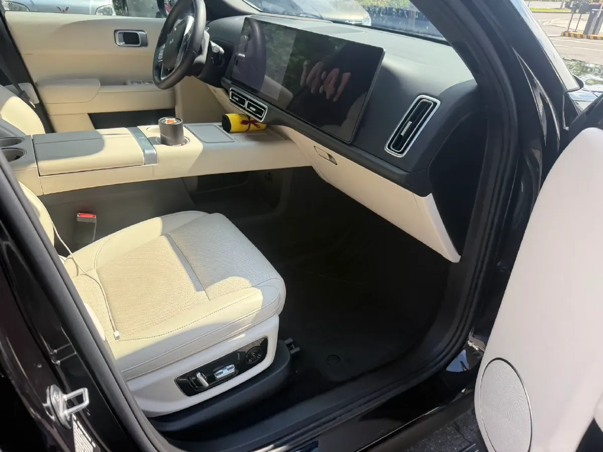 2024 Toyota Granvia 2.5L 189HP L4 E-CVT Hybrid,autocango,china used car exporter,china ev exporter,chinese used car exporter,chinese used ev exporter