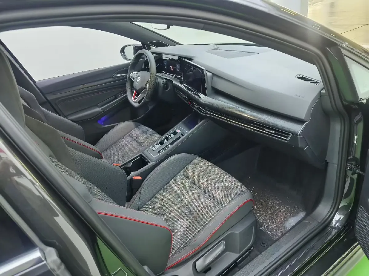 2021 Volkswagen GolfGTI 2.0T 220HP L4 7DCT,autocango,china used car exporter,china ev exporter,chinese used car exporter,chinese used ev exporter